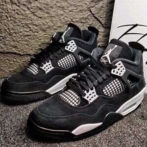 Air Jordan 4 Retro White Thunder